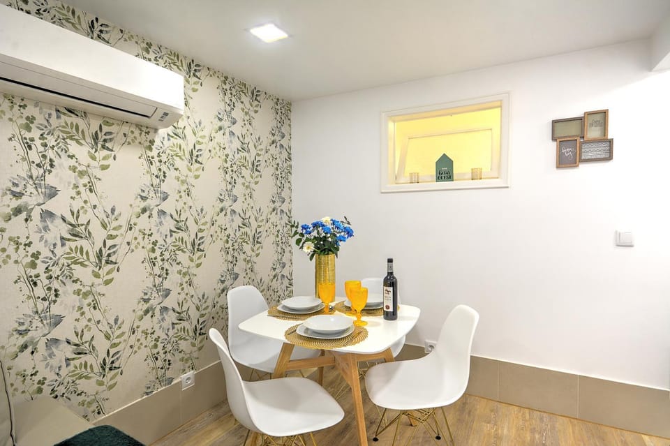 Decorative detail, Dining area