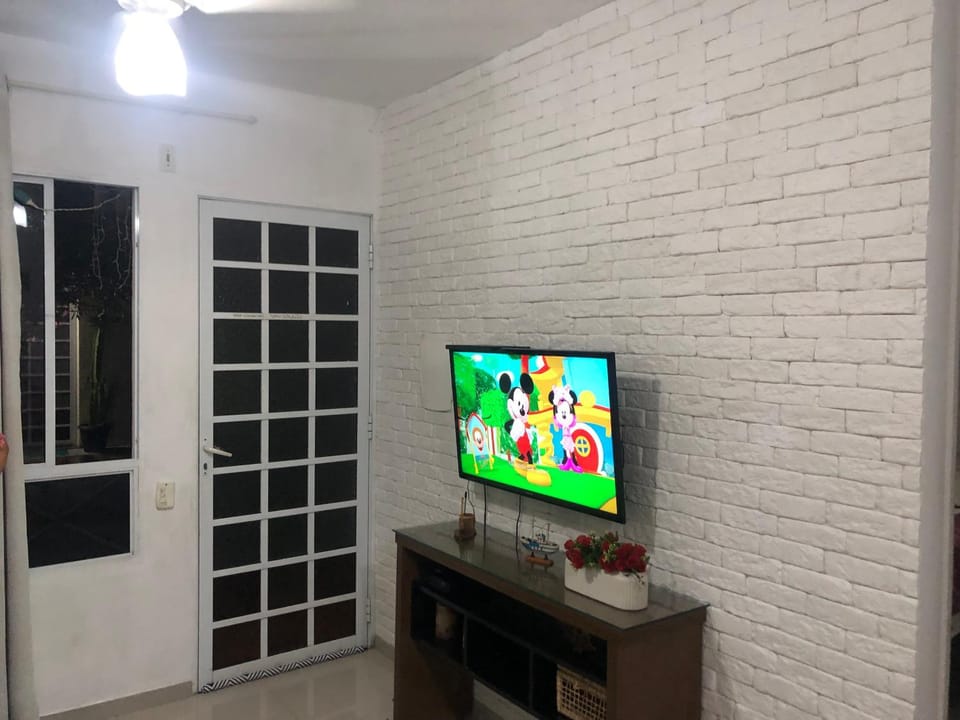Casa Exclusiva em Condomínio a 400 Metros da Praia em Manguinhos, Área Gourmet, Vigilância 24hs, Wi-Fi House in Serra