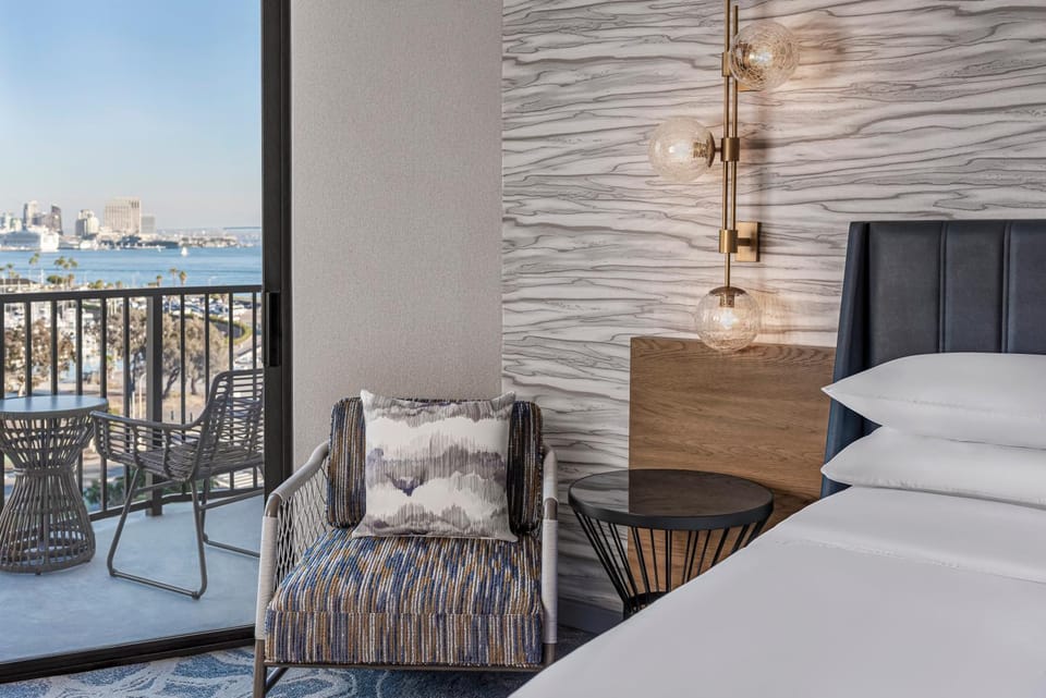View (from property/room), Balcony/Terrace, Bedroom