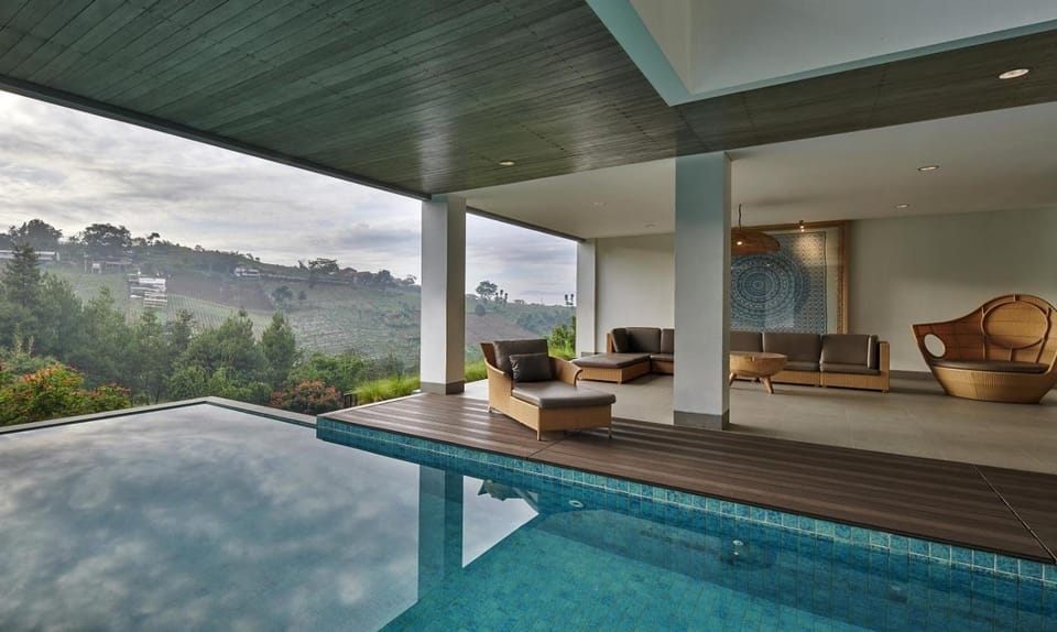 Kamala Plantation View Villa 10 Bedrooms With a Private Heated Infinity Pool and a Billiard Table Villa in Bandung