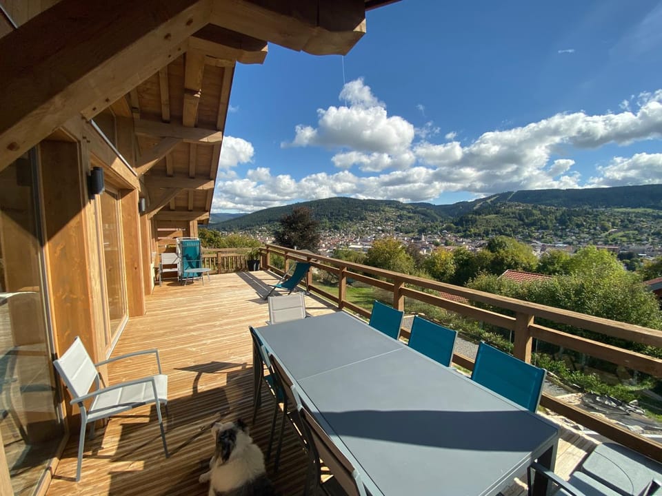 Balcony/Terrace, Mountain view
