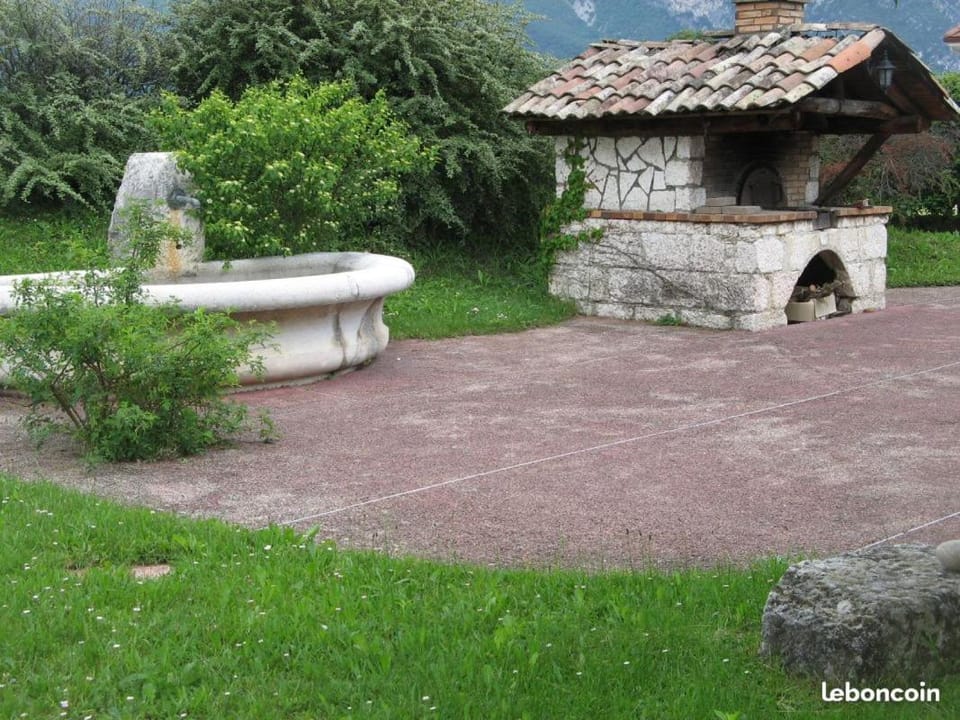 Le Raïs chez Anne Ravanat House in Auvergne-Rhône-Alpes