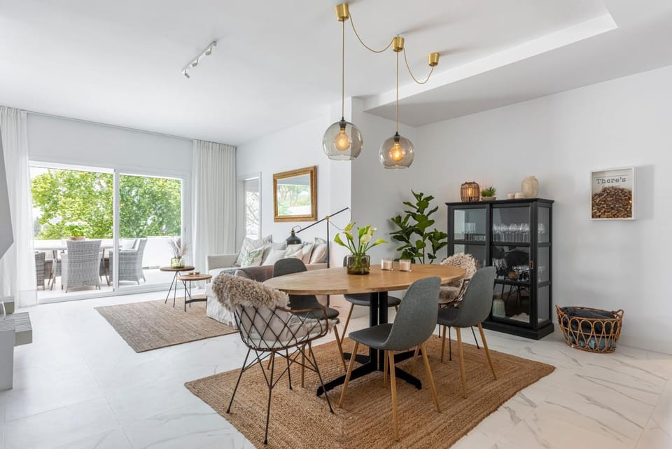 Azahara 2, Contemporary Scandinavian style open plan apartment with 2 terraces Apartment in Marbella
