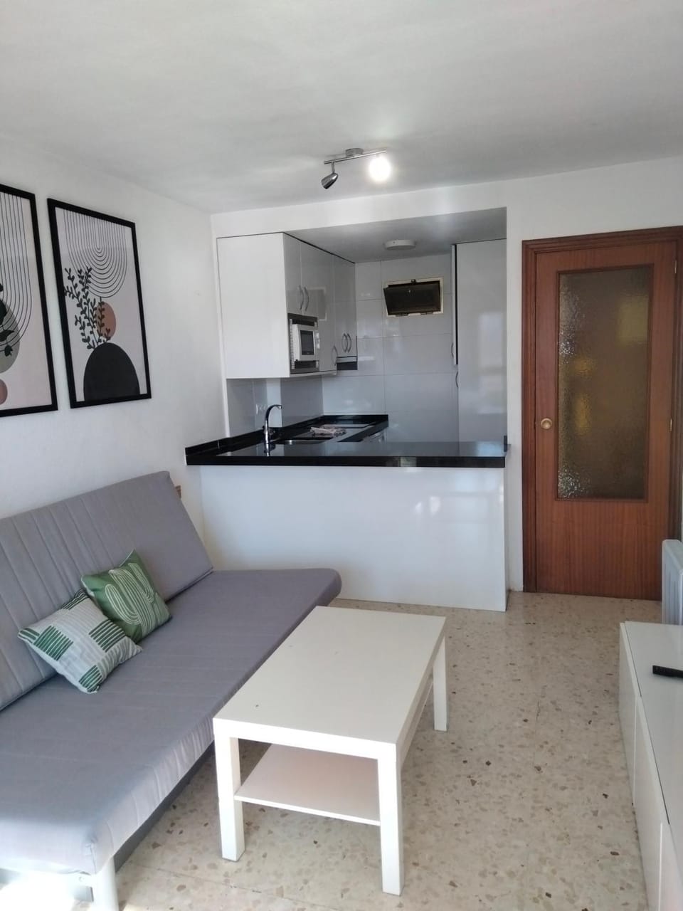 Kitchen or kitchenette, Living room