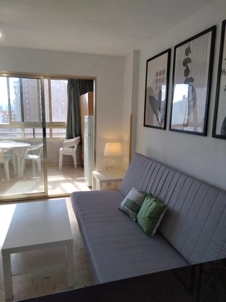 Bed, Living room