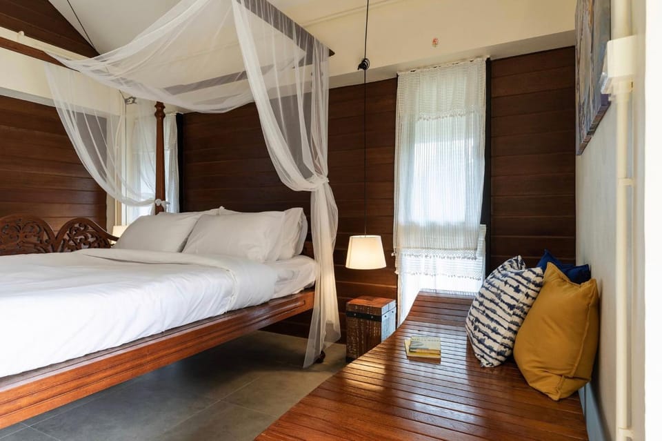 Bed, Photo of the whole room