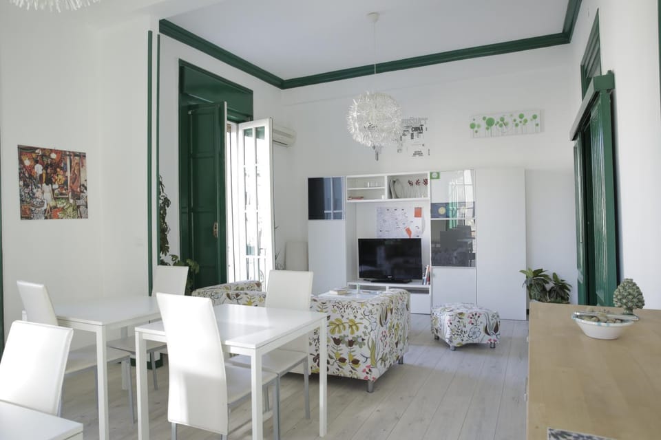 Communal lounge/ TV room, Lounge or bar