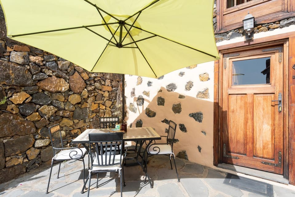 La Pestilla 2 - Stunning rustic house, El Hierro Country House in El Hierro