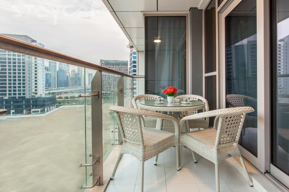 Day, View (from property/room), Balcony/Terrace, Seating area, Dining area