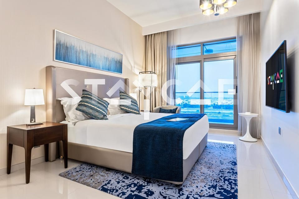 Bed, TV and multimedia, Living room, Photo of the whole room, Seating area, Bedroom
