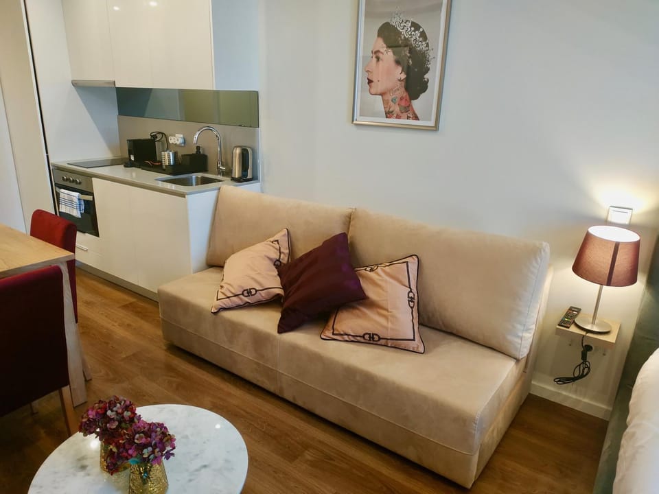 Living room, Decorative detail, Seating area