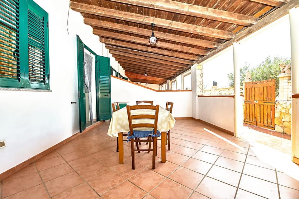 Patio, Facade/entrance, Balcony/Terrace, Dining area