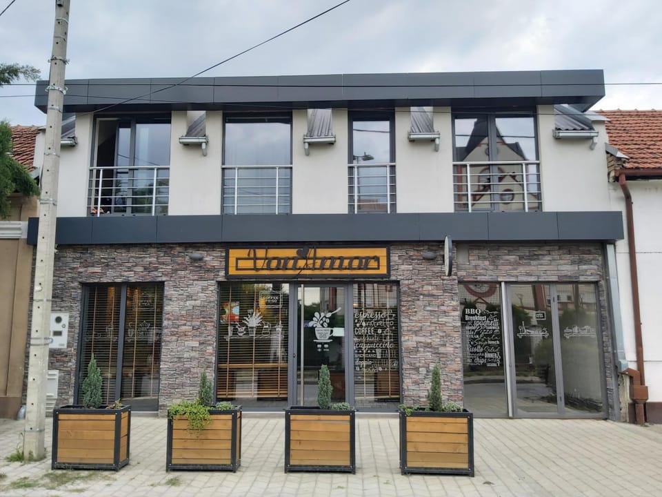 Property building, Facade/entrance