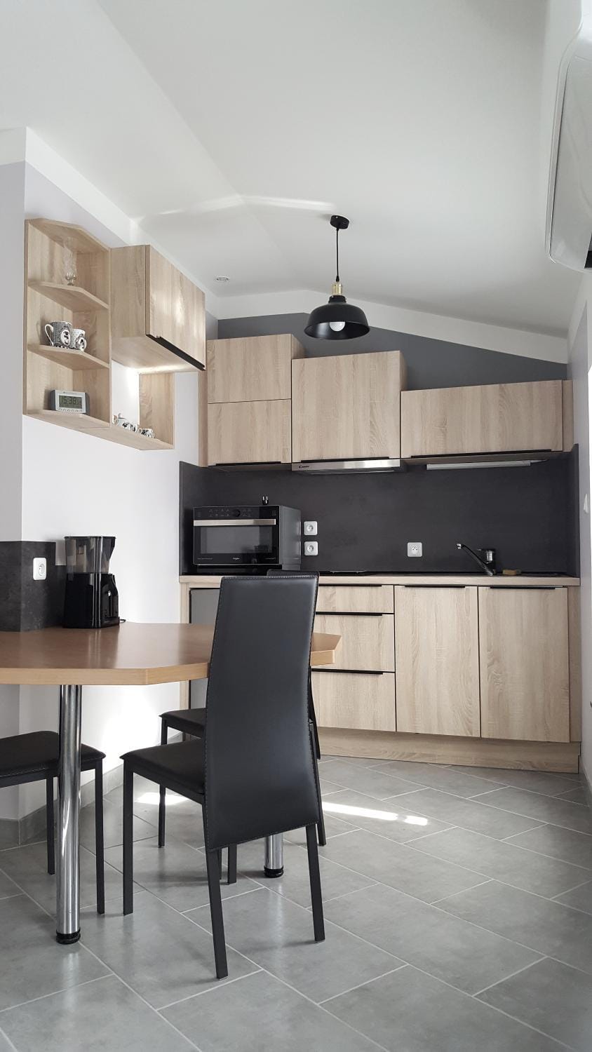Kitchen or kitchenette