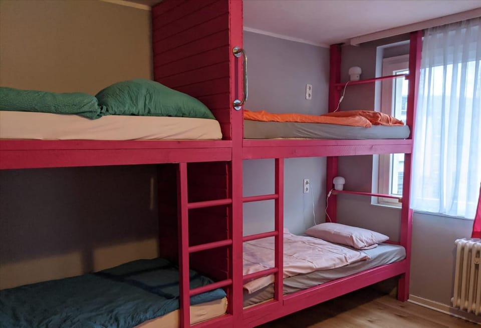 bunk bed