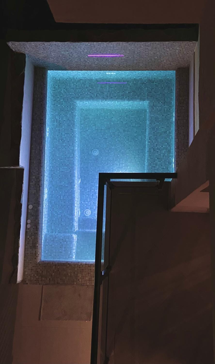 Hot Tub, Hot Tub