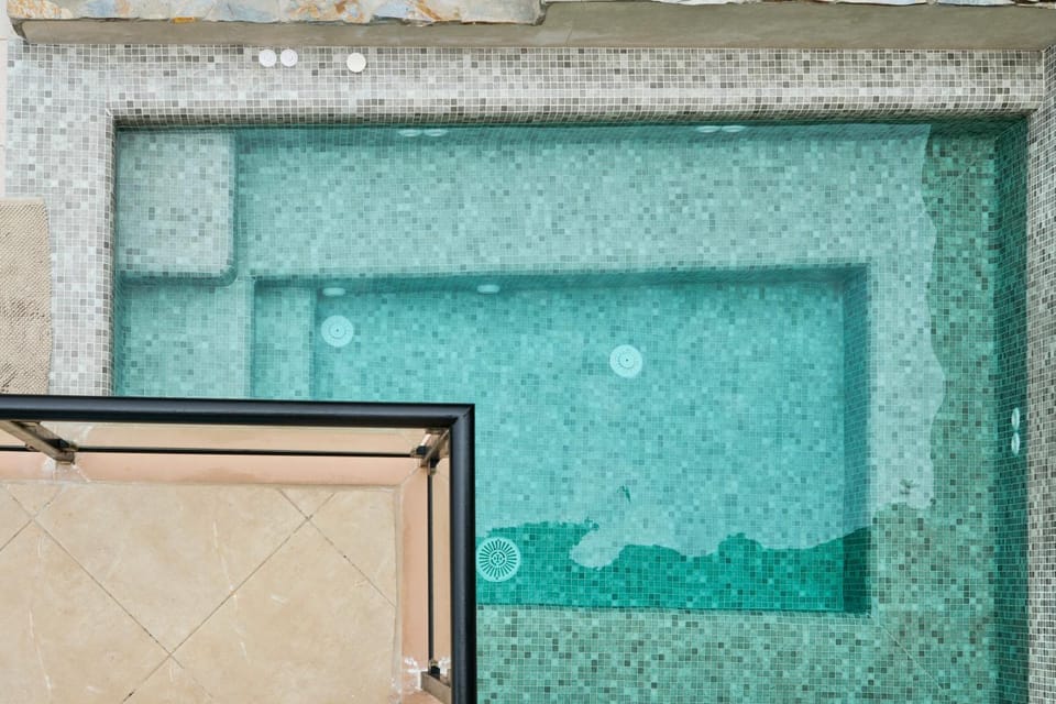 Hot Tub, Hot Tub