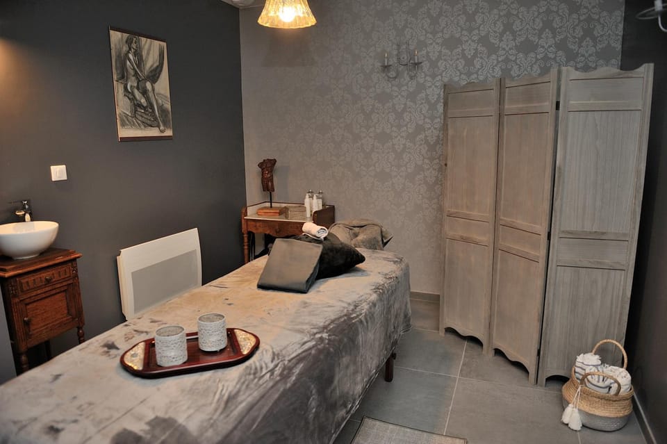 Massage, Spa and wellness centre/facilities