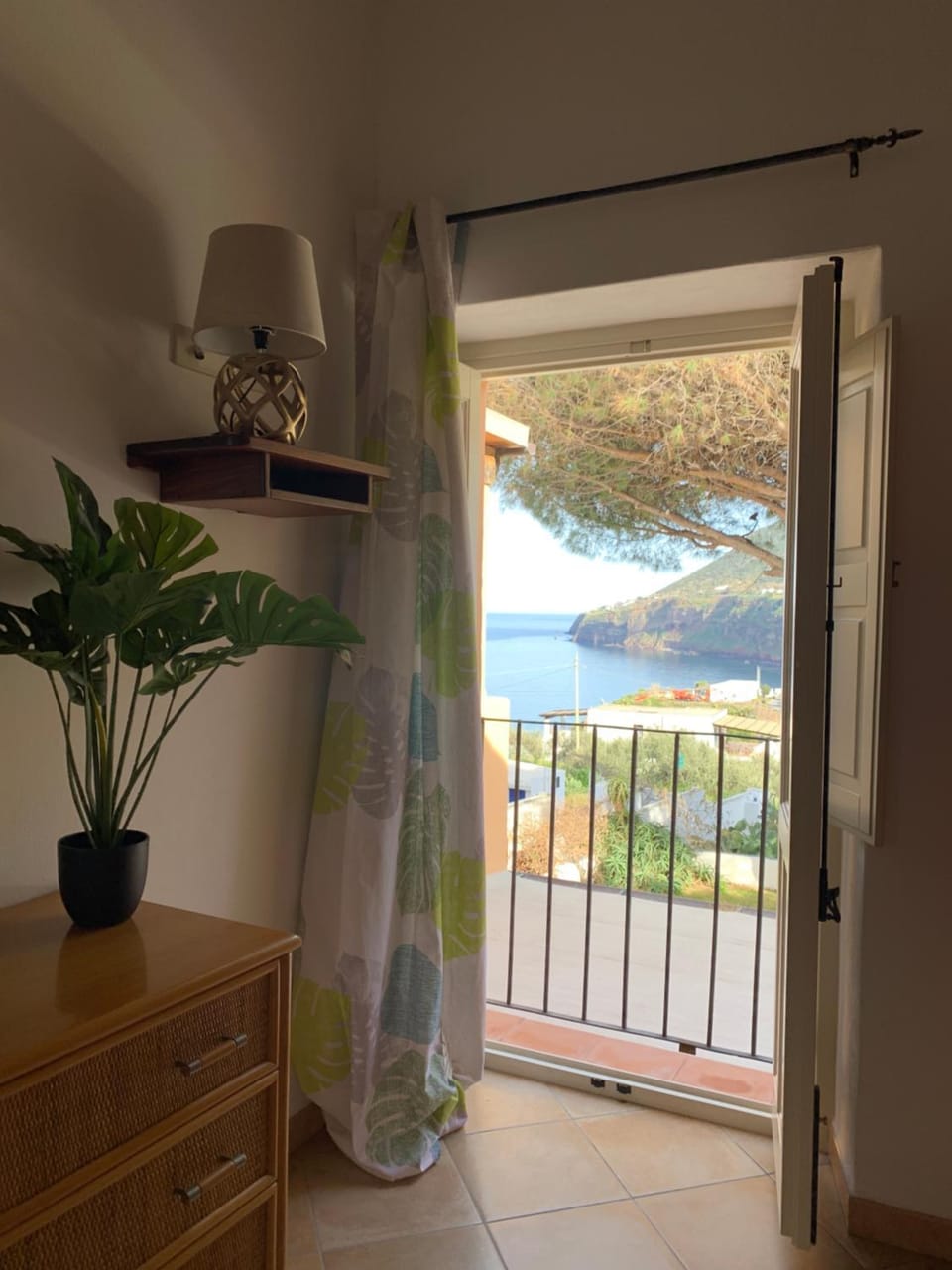 Bedroom, Sea view, Inner courtyard view