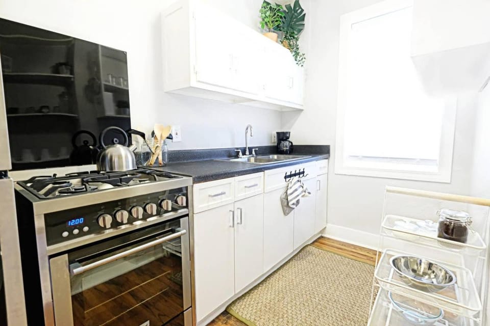 Global Cup Trendy Flat, Lower-Greenville Ave Area Apartment in Dallas