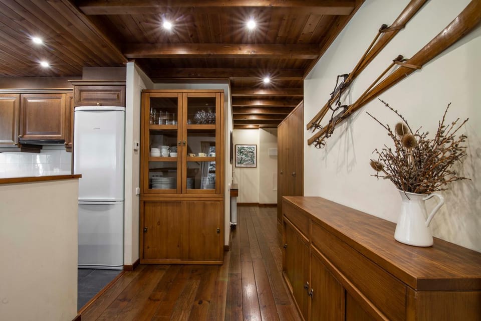 Kitchen or kitchenette, Lobby or reception
