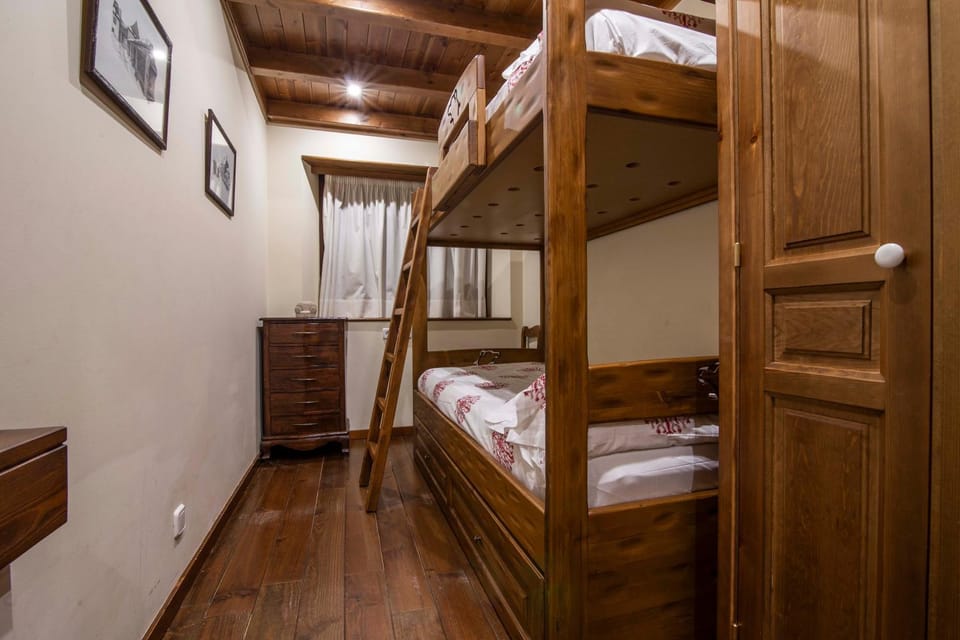 bunk bed