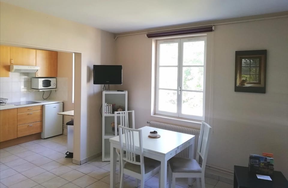 TV and multimedia, Kitchen or kitchenette, Living room, Dining area