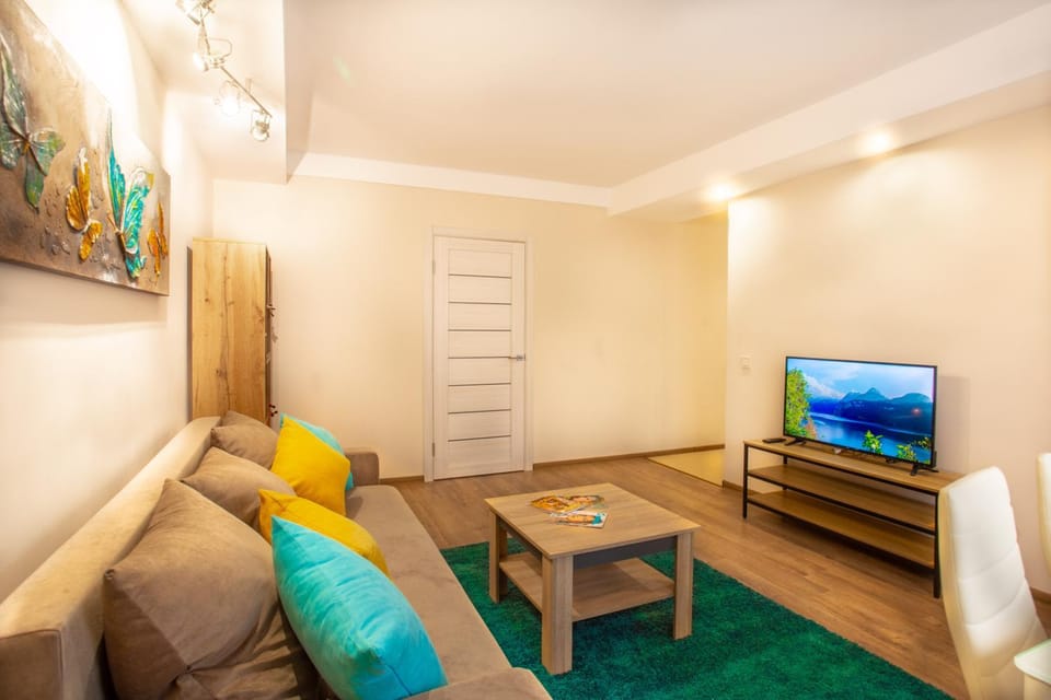 Communal lounge/ TV room, TV and multimedia, Living room, Seating area