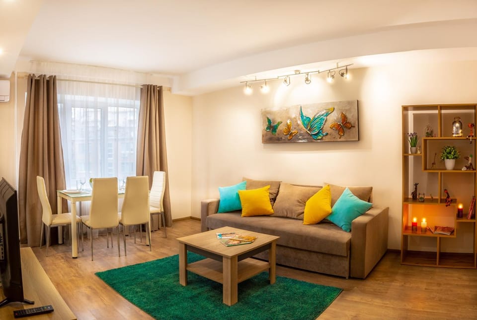 Living room, Photo of the whole room, Seating area