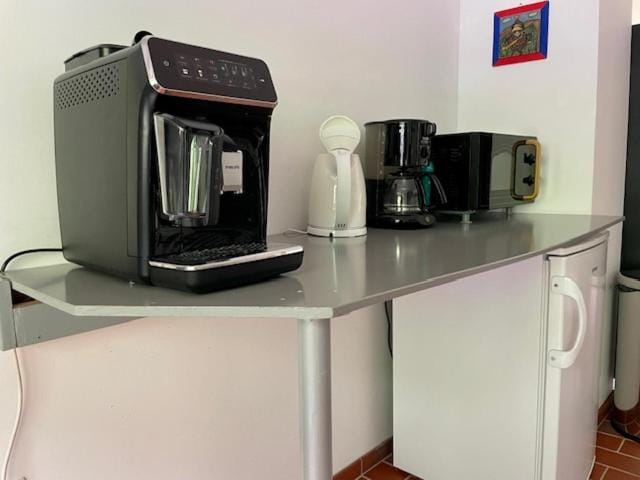 Coffee/tea facilities, Kitchen or kitchenette, microwave, toaster