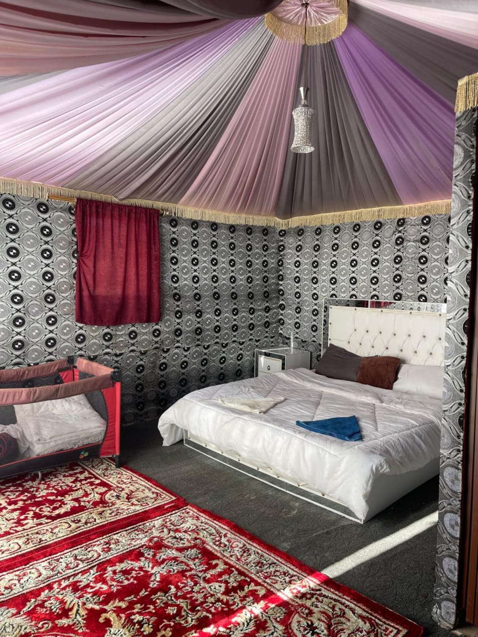 Discover the life of Wadi Rum camp Luxury tent in Africa