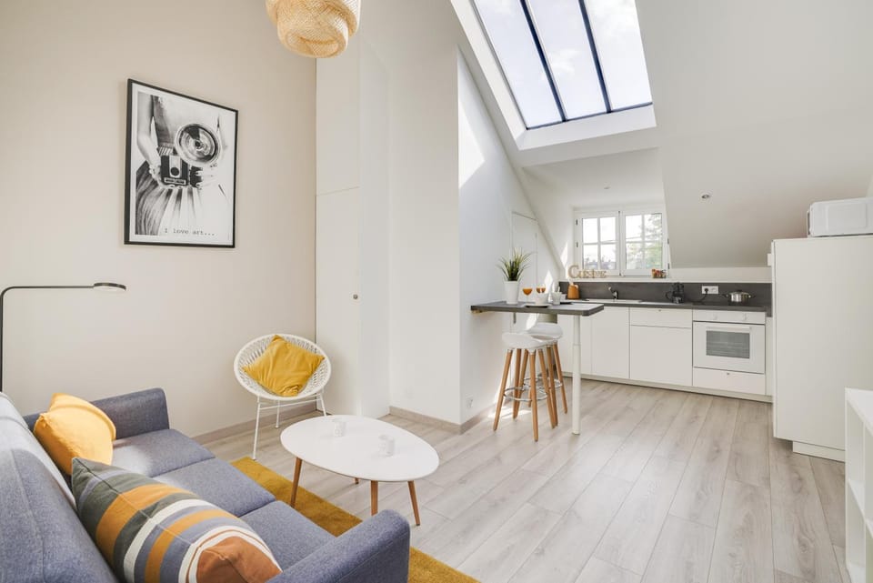 Kitchen or kitchenette, Living room, Seating area