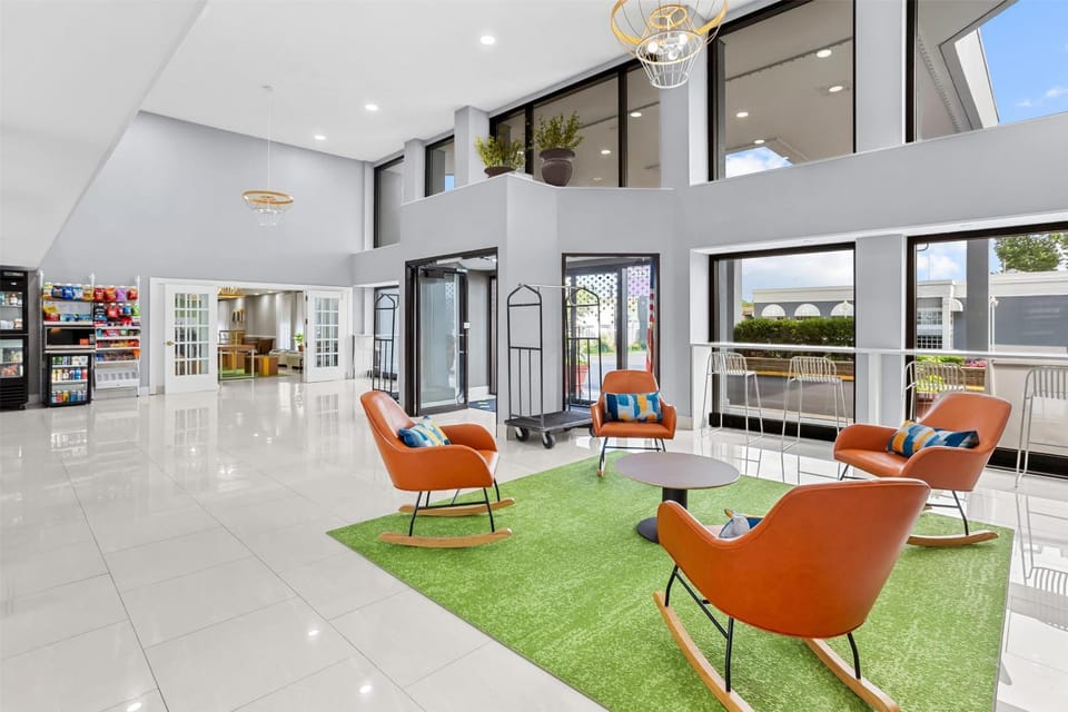 Restaurant/places to eat, Lobby or reception