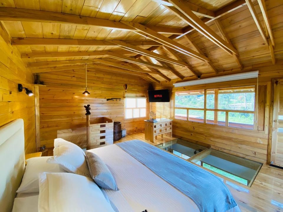 Day, Photo of the whole room, Decorative detail, Seating area, Bedroom, On site, Mountain view
