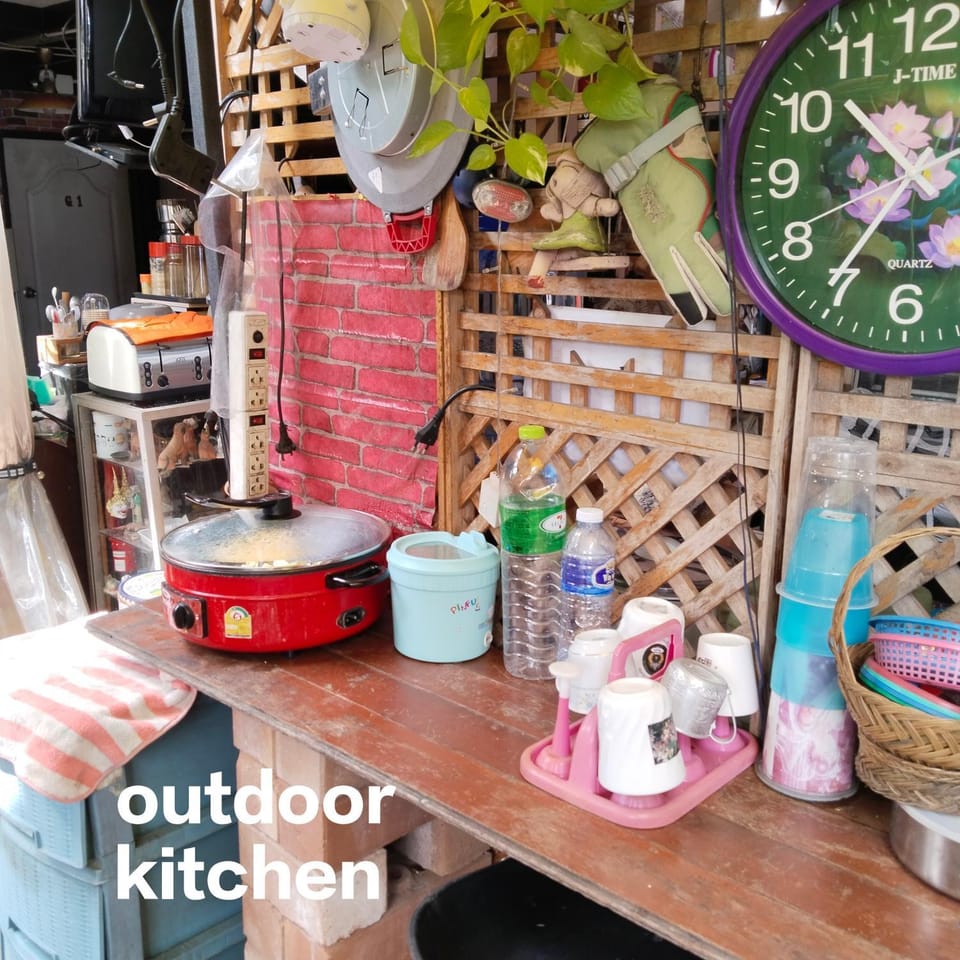 Ban Kru Ae mixed dorm Bed and Breakfast in Bangkok