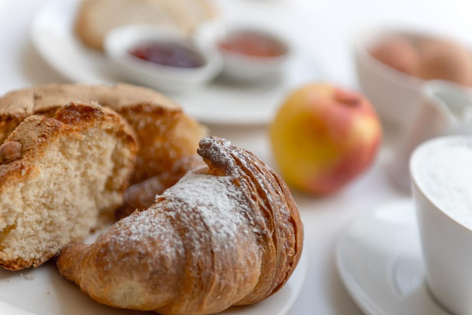 Food and drinks, Food, Breakfast, Continental breakfast