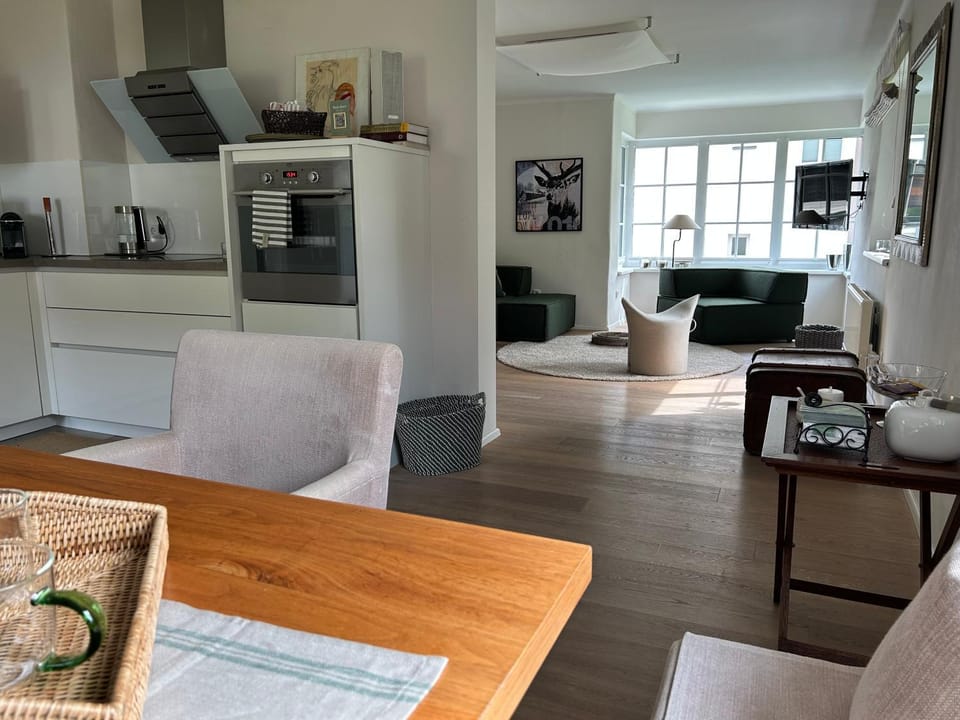 Living room, kitchen