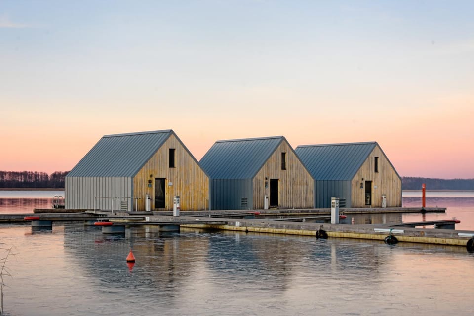 Property building, Winter, Lake view