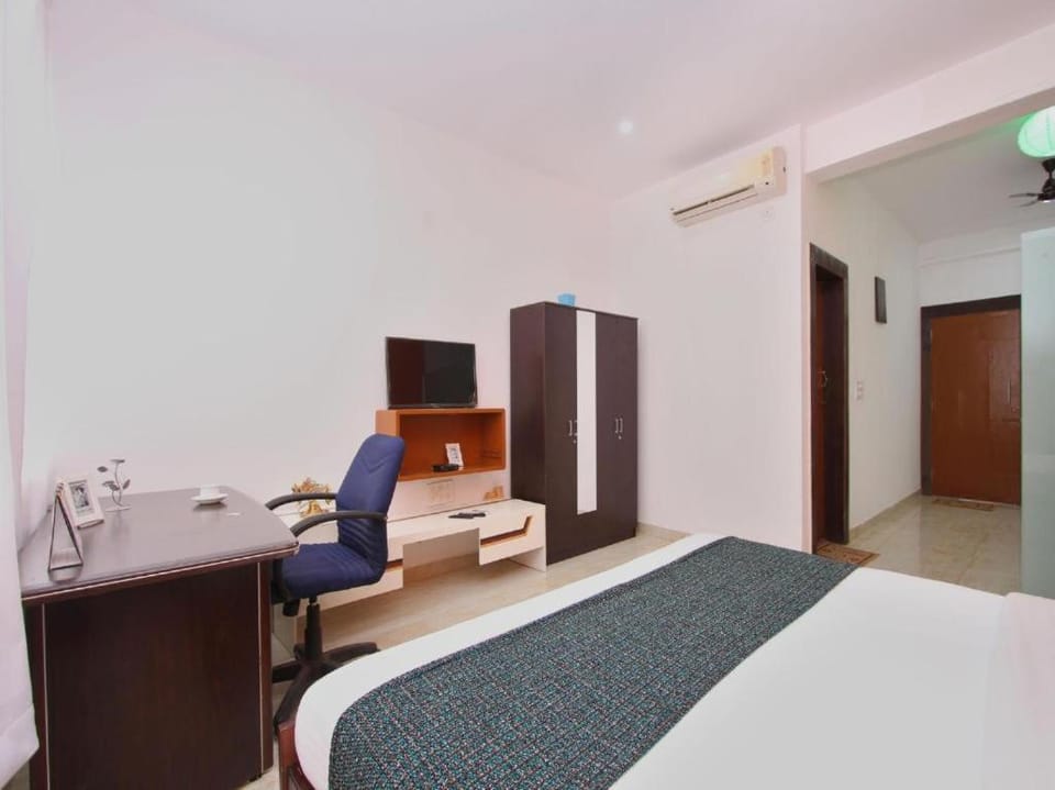 Bed, TV and multimedia, Photo of the whole room, Bedroom, air conditioner