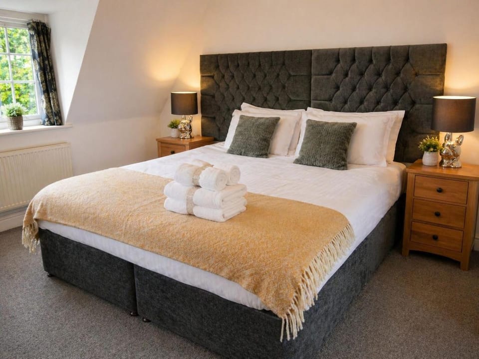 Measure Cottage - Sleeps 4 - Private Hot tub and garden House in Wychavon District