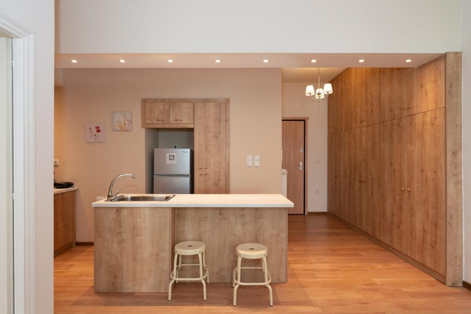 Dining area, kitchen
