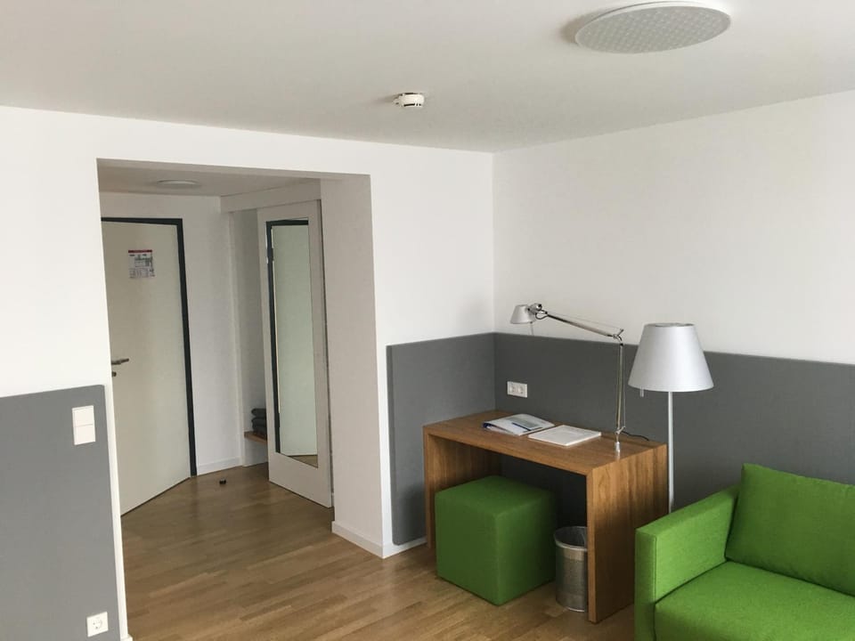 Photo of the whole room, Seating area