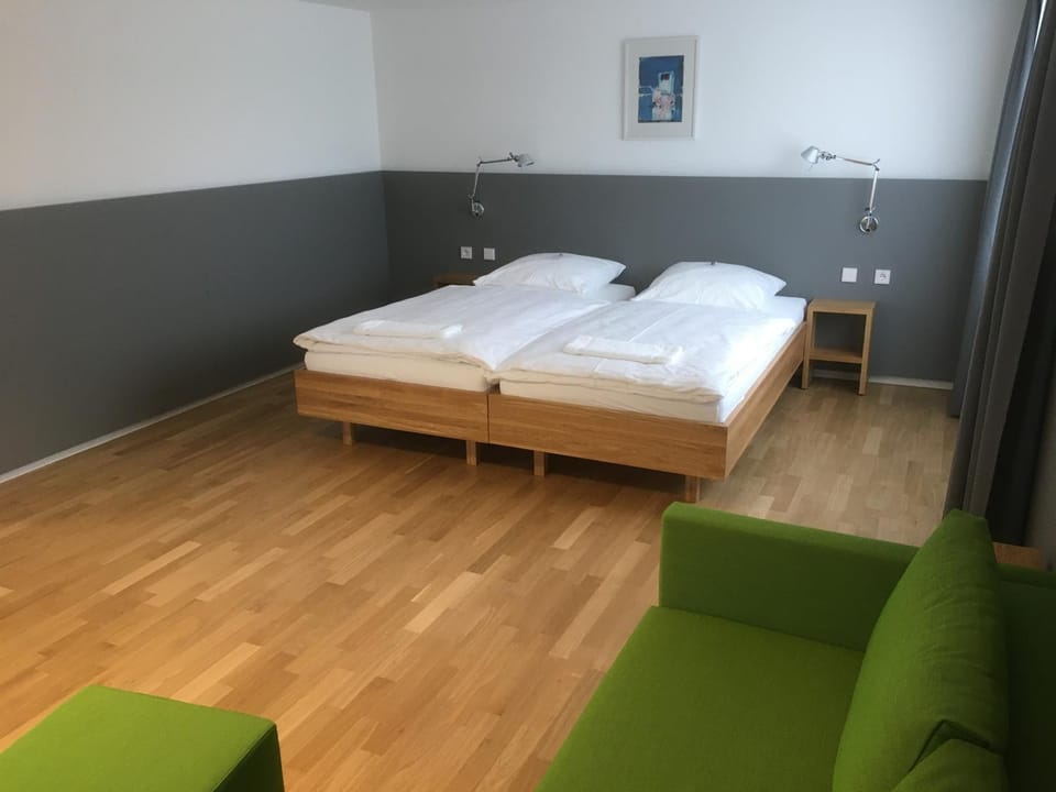 Bed, Photo of the whole room, Bedroom, Facility for disabled guests