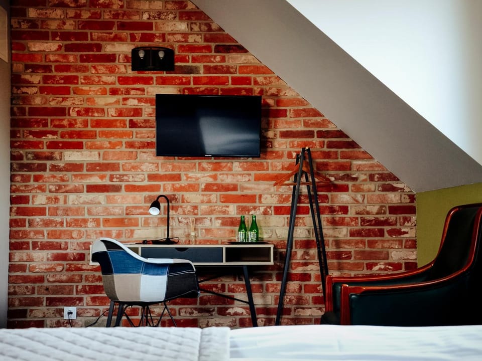 TV and multimedia, Other, Photo of the whole room, Decorative detail, Bedroom, On site, Area and facilities, Drinks, Non alcoholic drinks