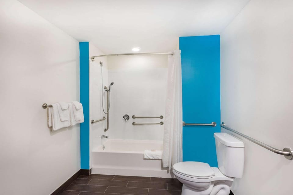 Bathroom, Photo of the whole room, On site