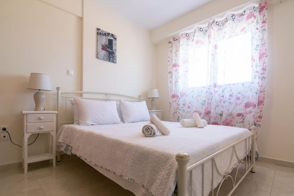 Lovely Apartment Xylokastro 2nd Floor Apartment in Peloponnese Region