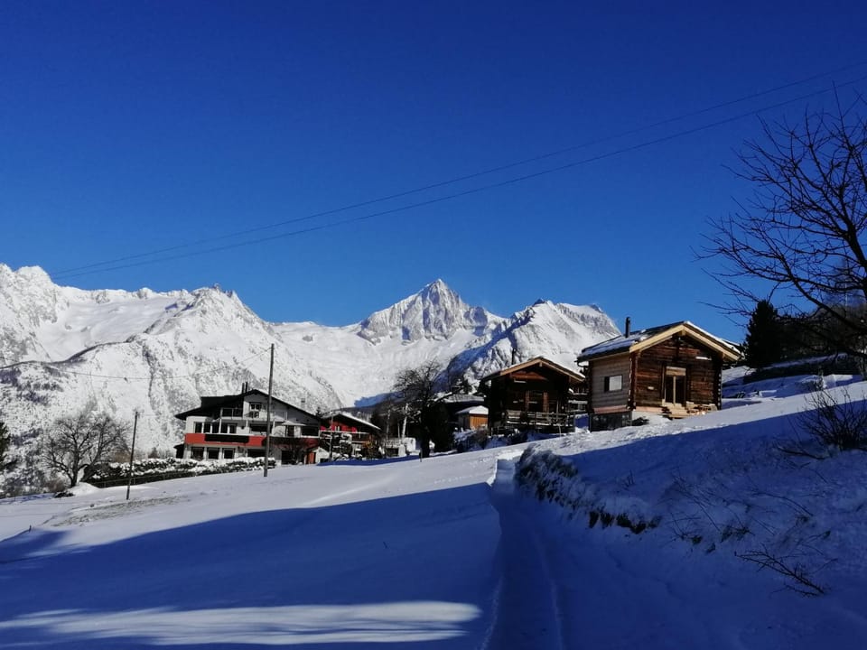 Property building, Natural landscape, Winter, On site, Mountain view