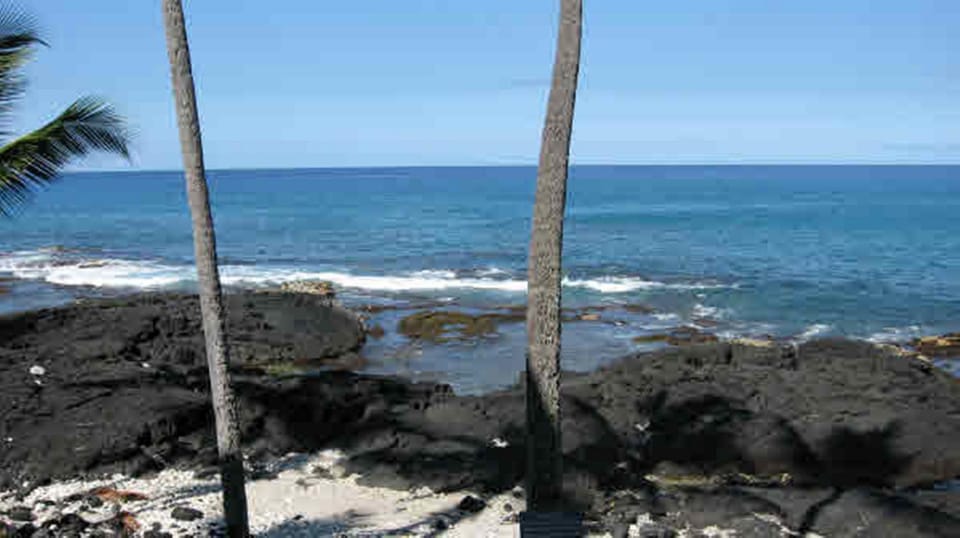 Oceanfront-Incredible Views, Surf Break & Romantic Sunsets at Bali Kai 223 House in Holualoa