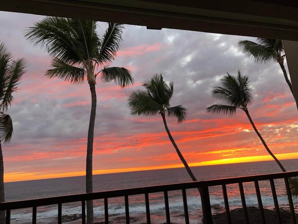 Kona Bali Kai 317 Direct Oceanfront House in Holualoa