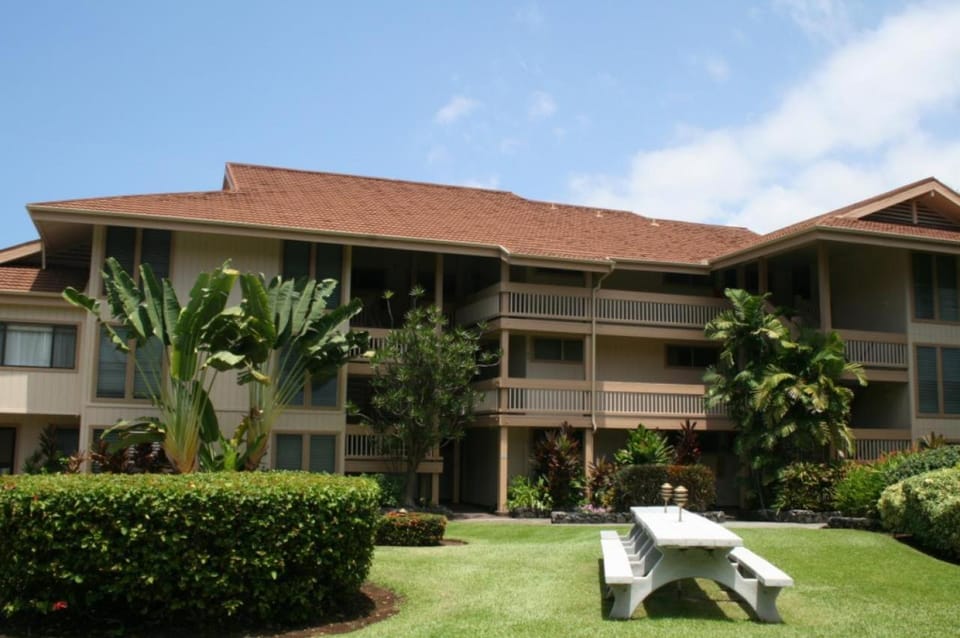 Oceanfront Paradise with private lanai overlooking Kailua Bay House in Holualoa